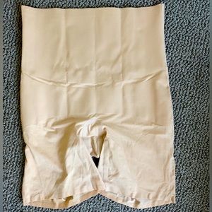 KNIX | NEVER WORN High Rise Shaper Short in Warm Sand  XL